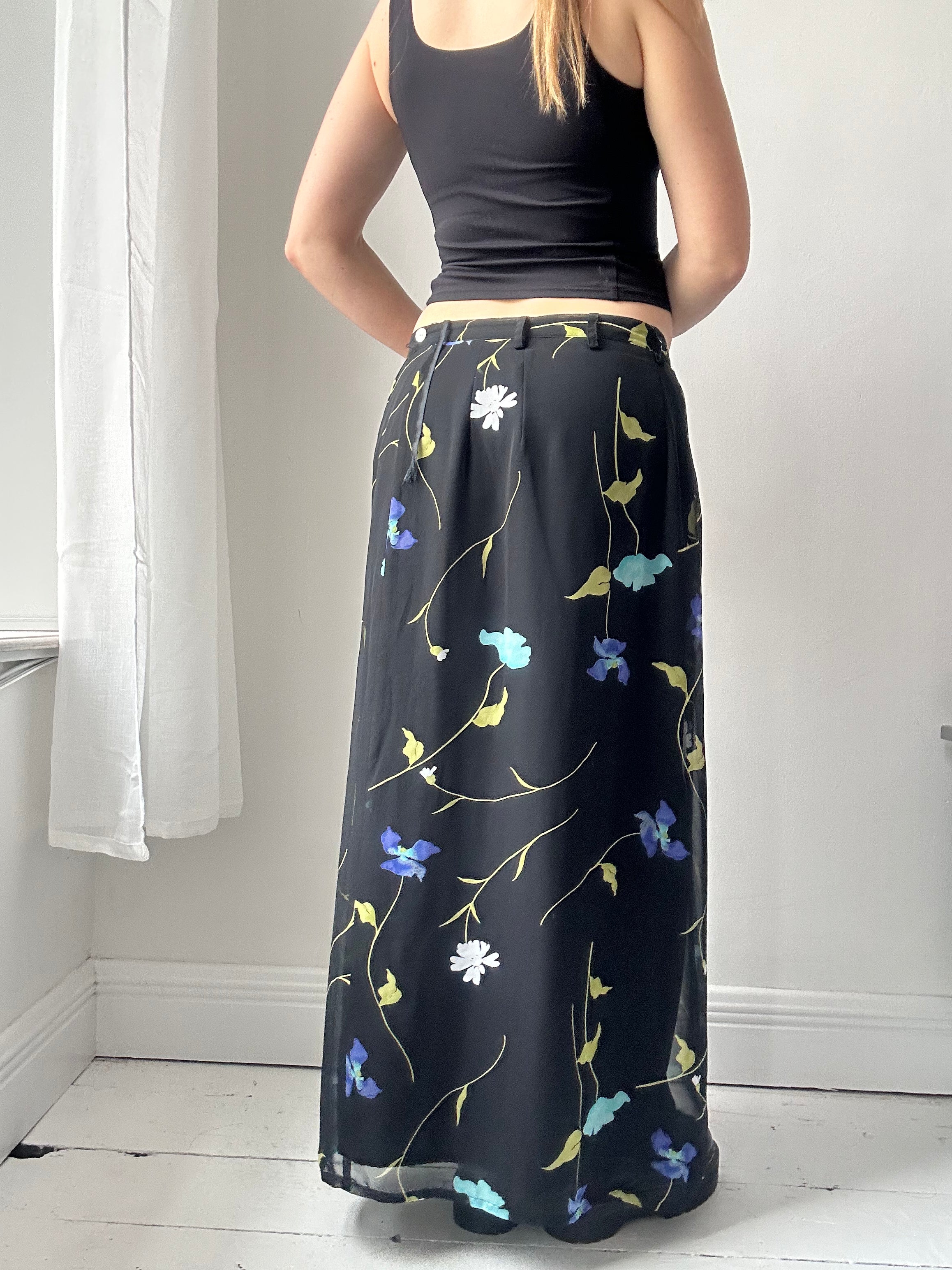 Black Flroal 90's Midi Skirt Ajustable Size 8/10/12