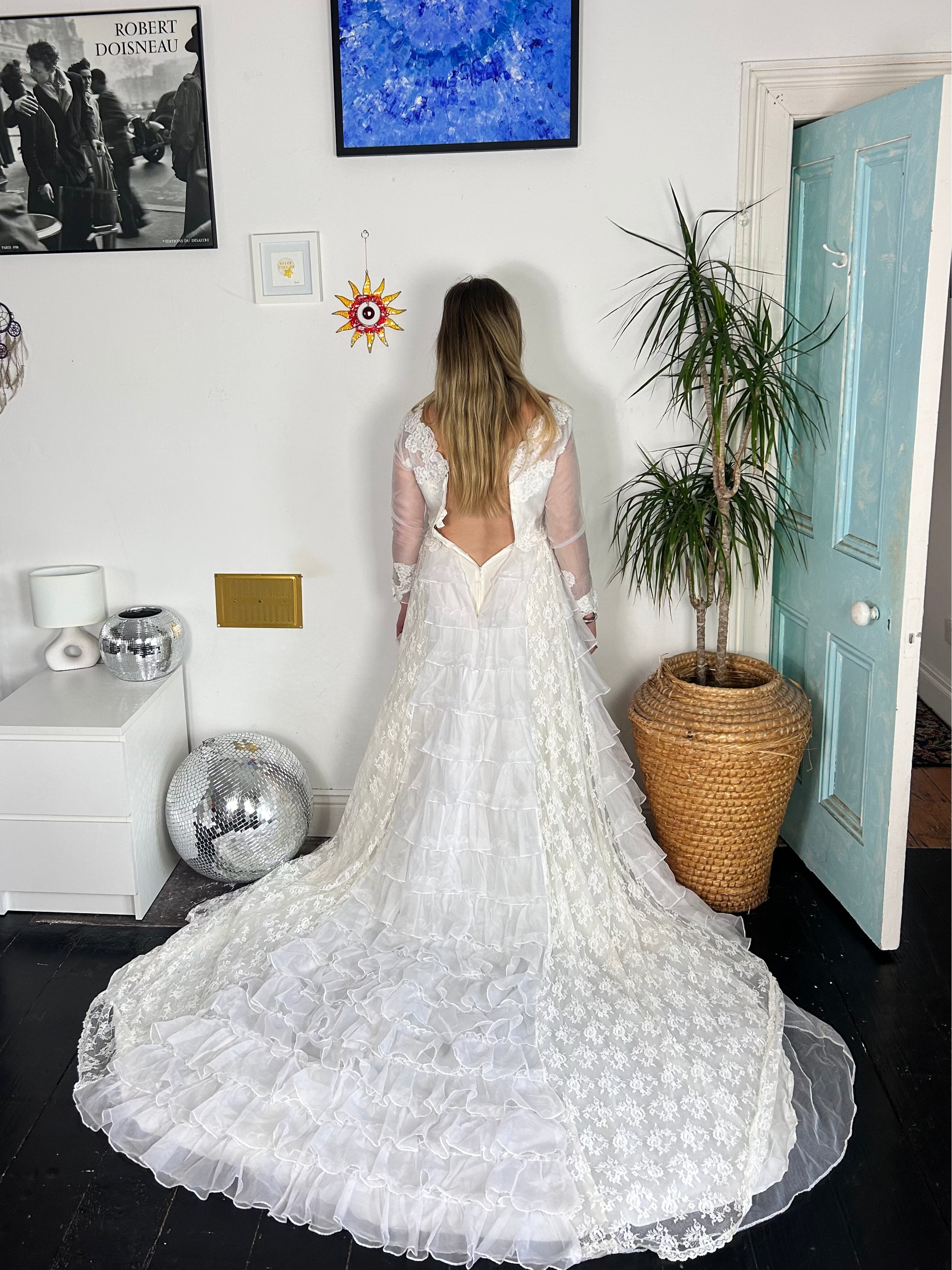 Lace Ruffle 1970's Wedding Dress Size 6