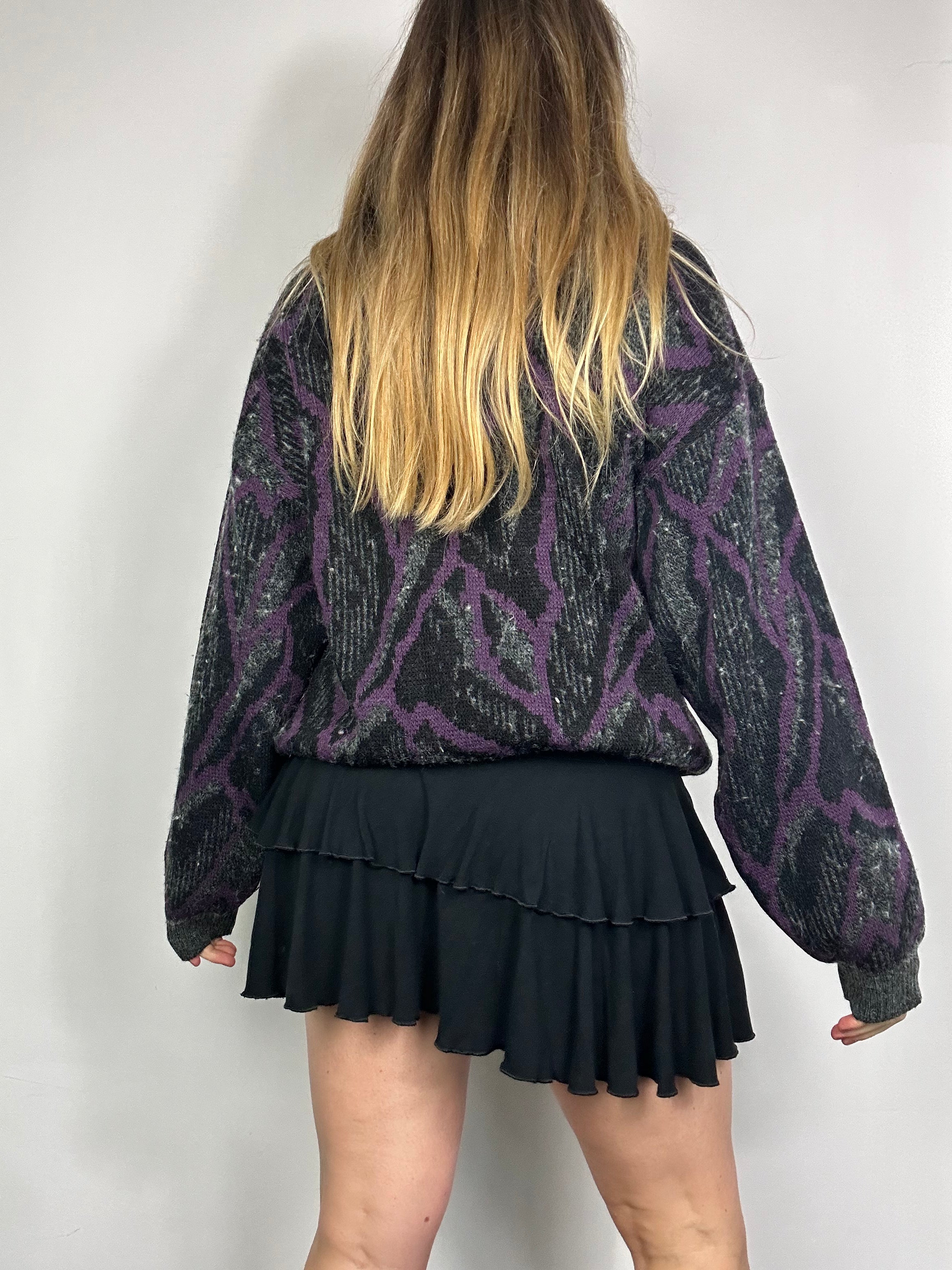 V Neck 80's Knit Sweater Size L