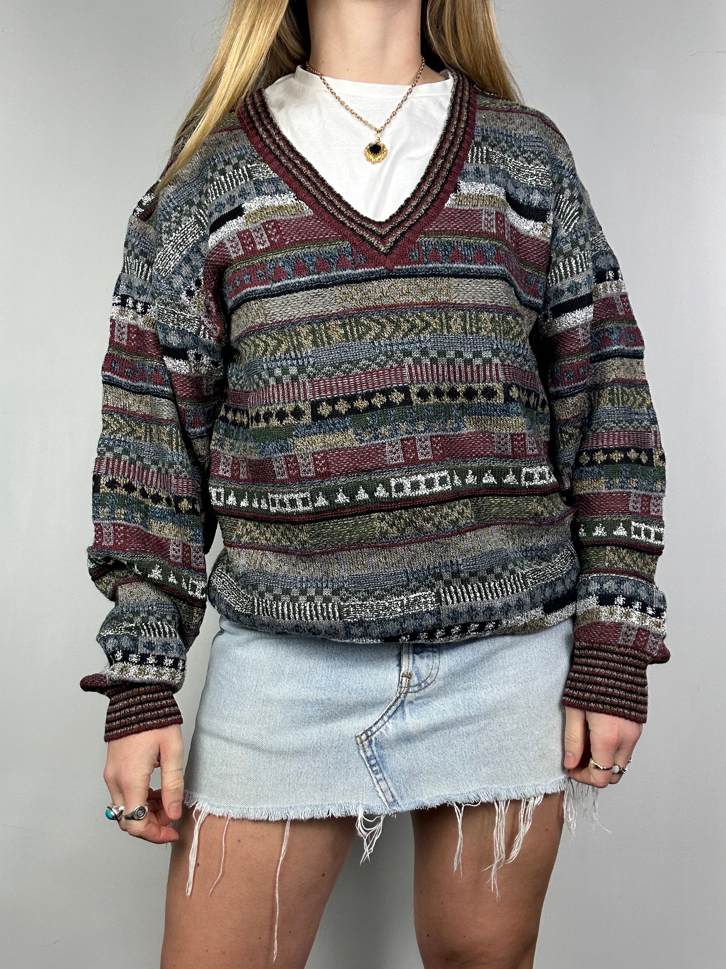 V Neck 80's Knit Sweater Size M