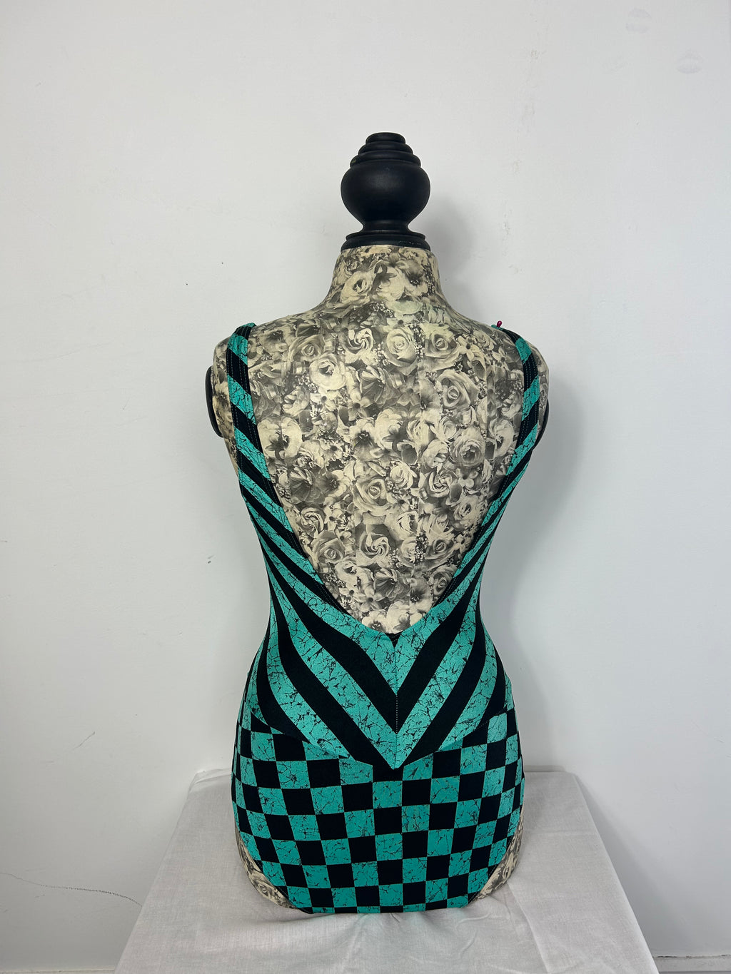 80's Stripe V Neck Swimsuit Size 8/10