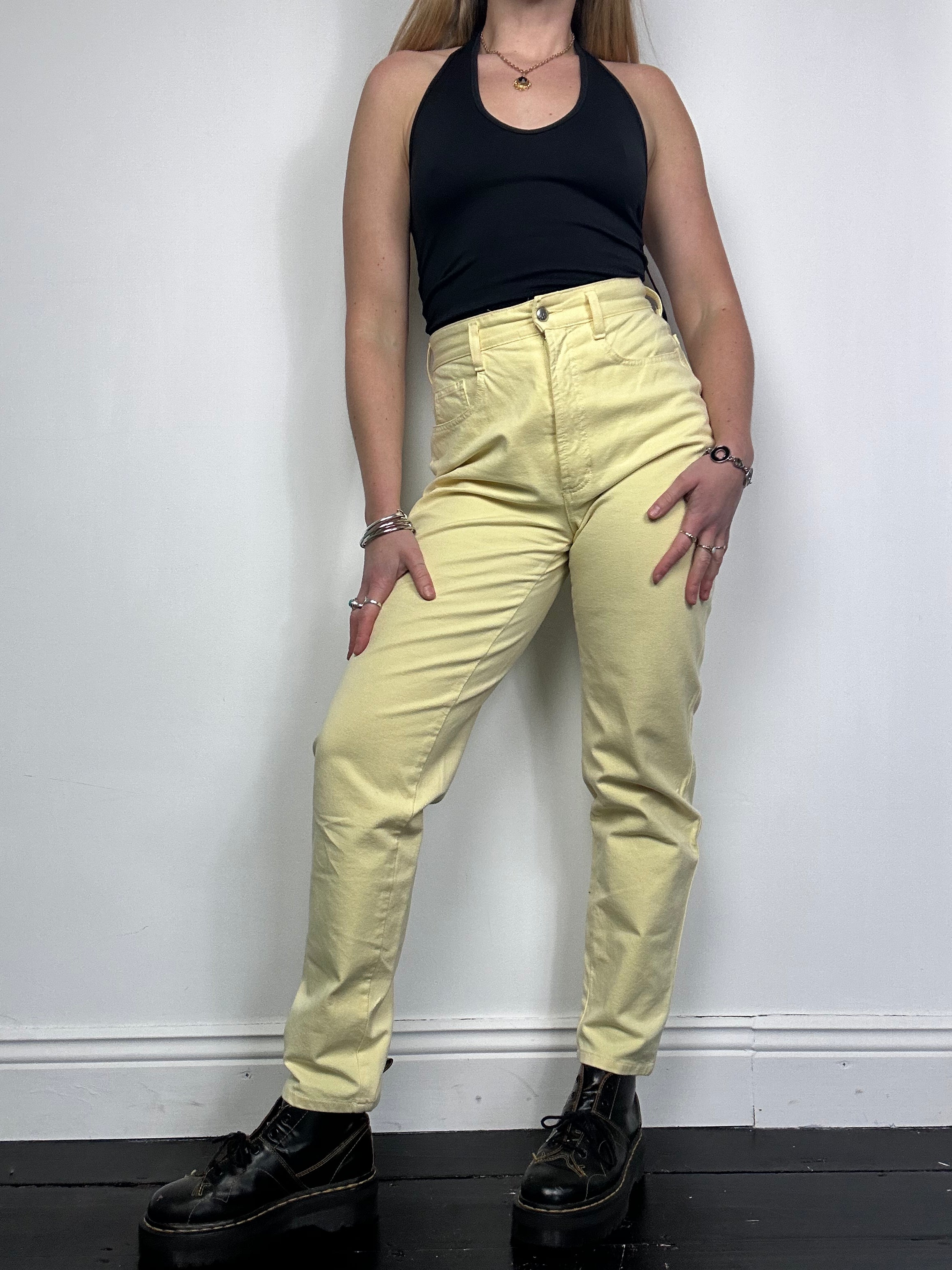 Lemon high Waisted Jeans Size 28” waist