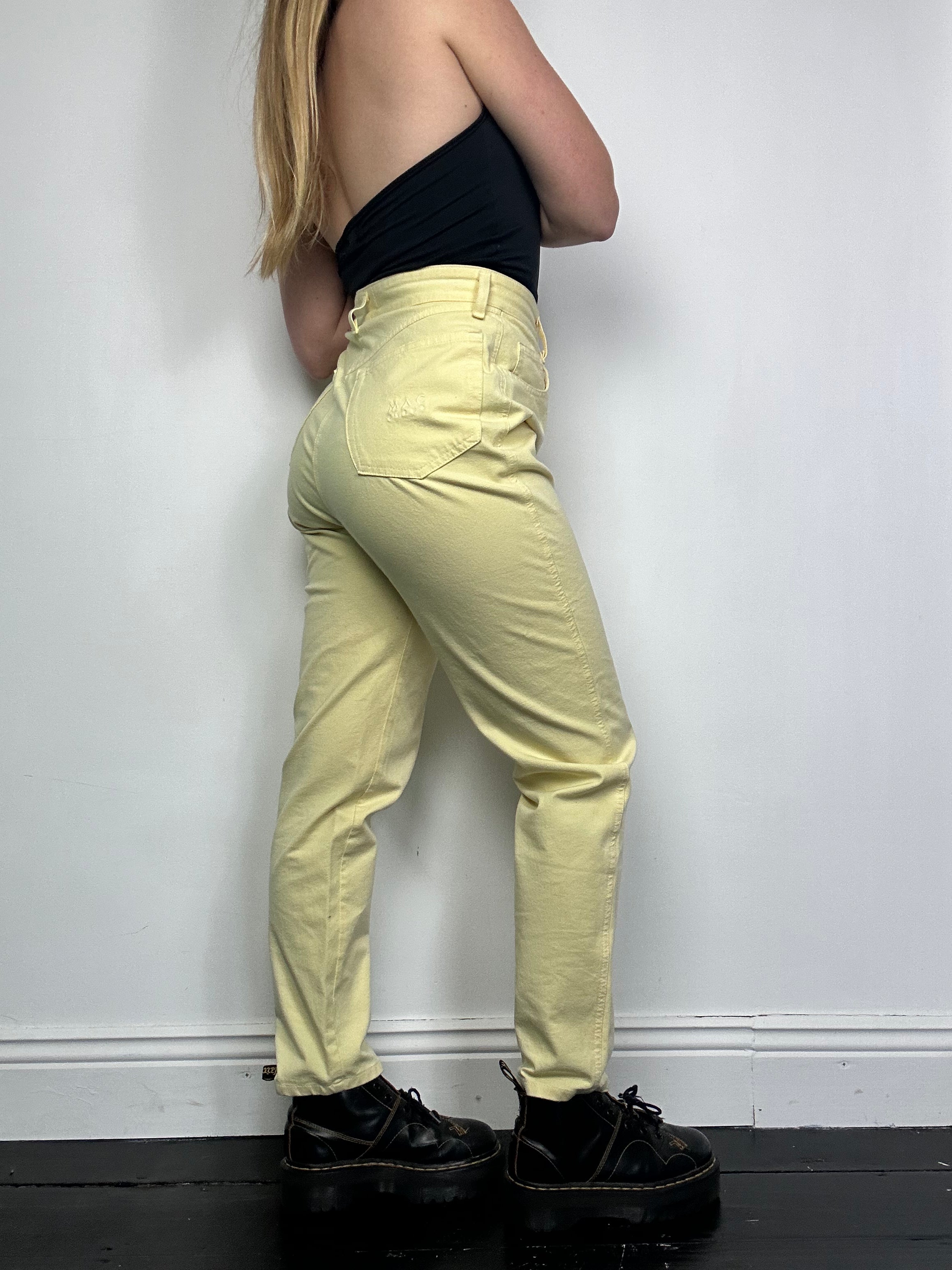 Lemon high Waisted Jeans Size 28” waist