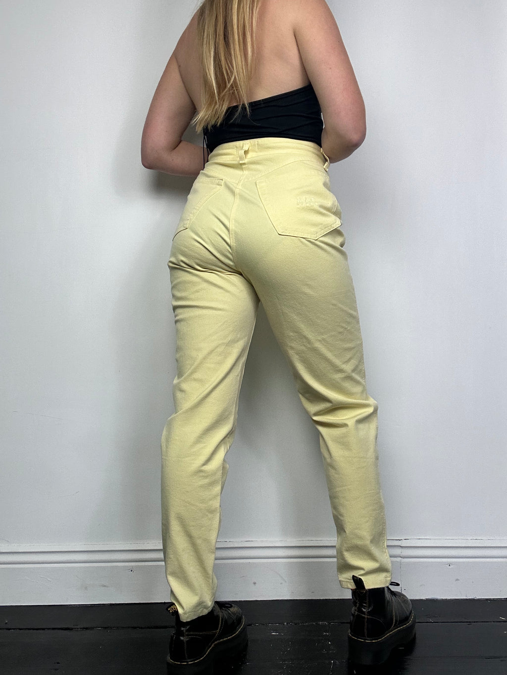Lemon high Waisted Jeans Size 28” waist
