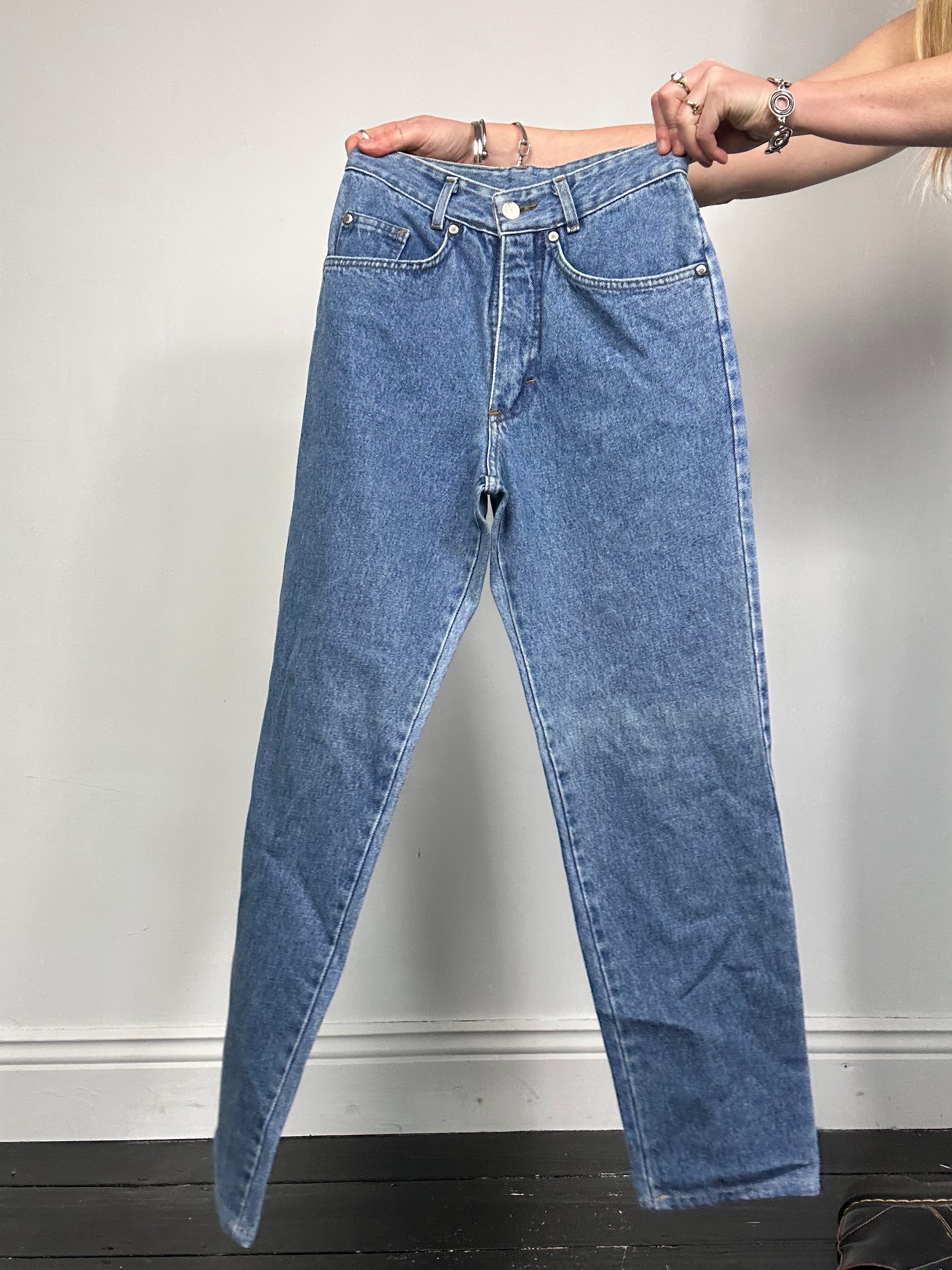 High Waisted jeans Size 25” waist