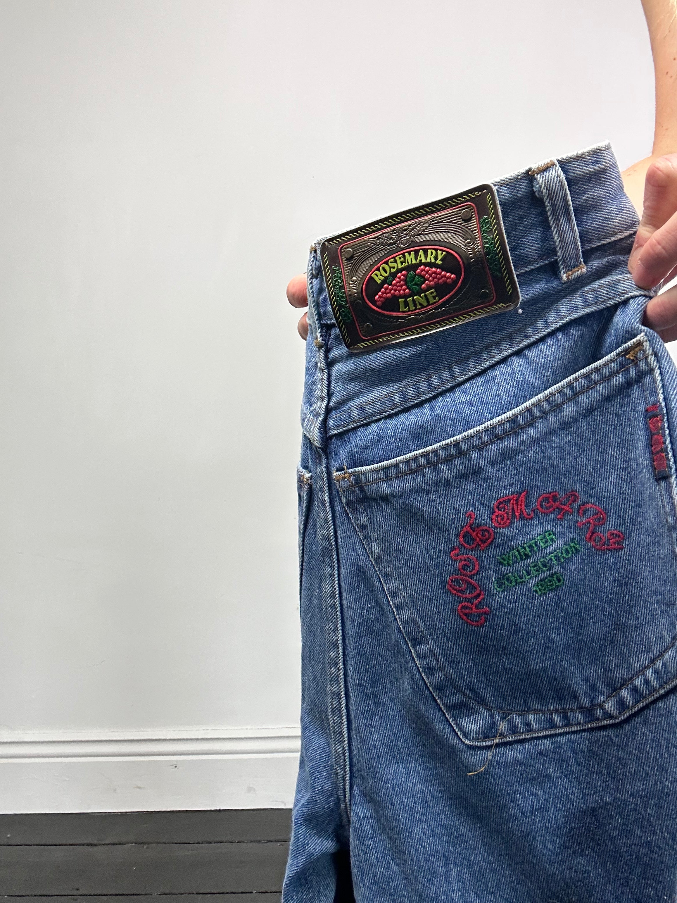 High Waisted jeans Size 25” waist