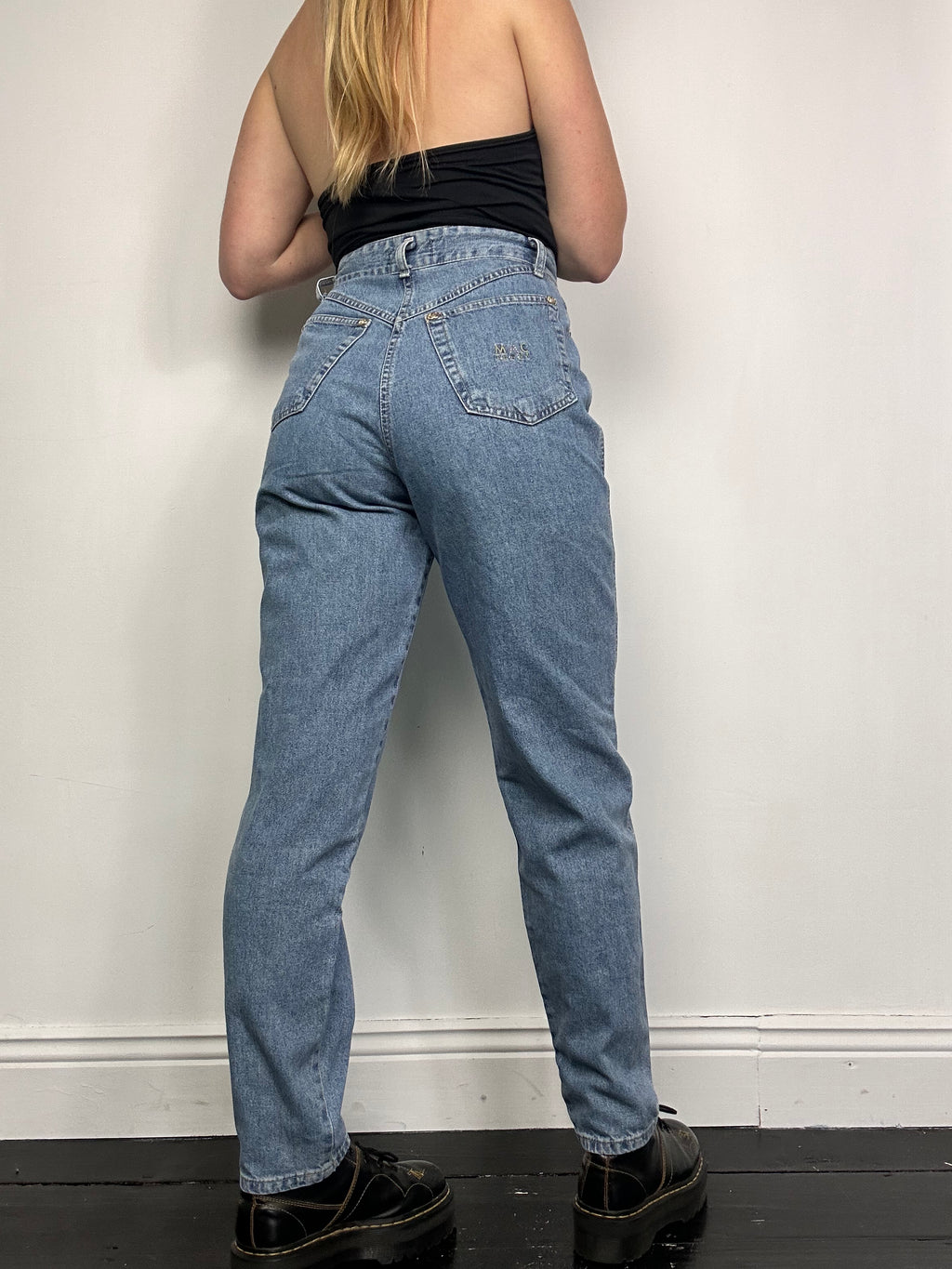 High Waisted jeans Size 28” waist