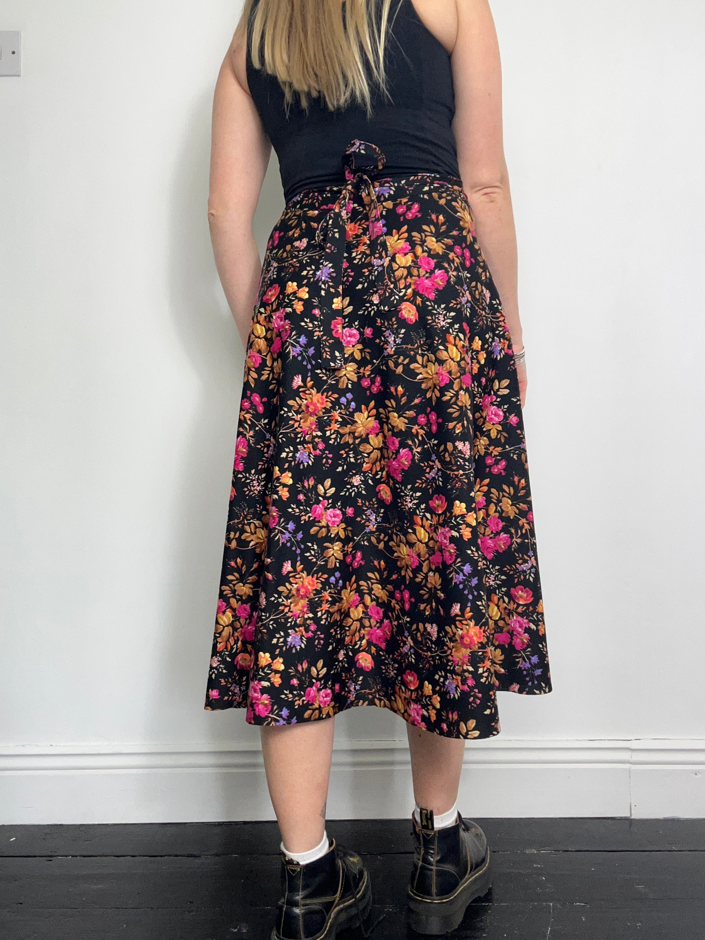 70's Flroal Wrap Skirt Size 10